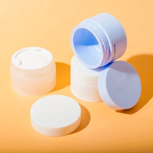 cheap plastic China 4 oz cosmetic jars with lids wholesale
