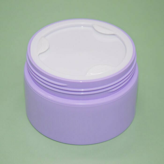 The liner of the 4 oz cosmetic jars