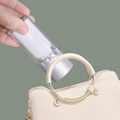 회전식 에어리스 펌프 병을 가방에 넣기 회전식 에어리스 펌프 병을 가방에 넣으십시오.