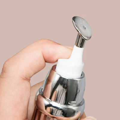 metal massager tip of 15ml airless eye cream bottle
