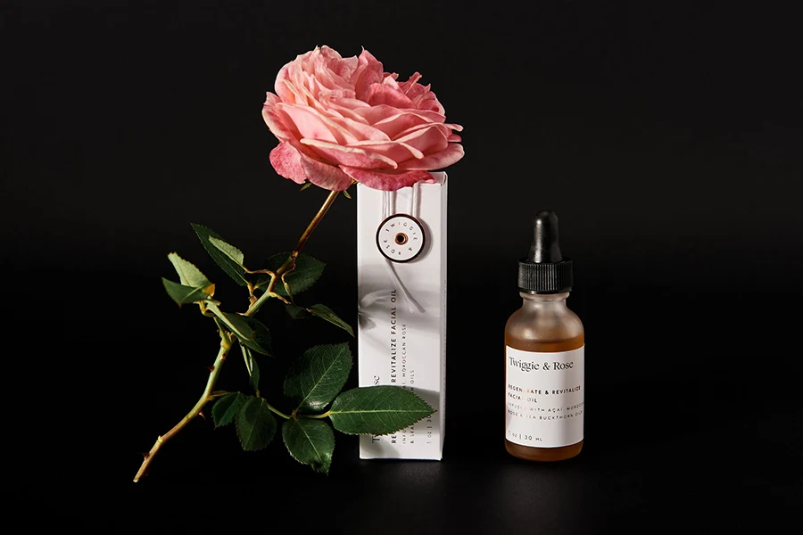 Twiggie & Rose – 1 Twiggie & Rose - 1