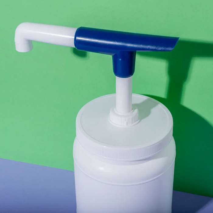 UKM30 - blue 15ml condiment sauce pump with 1750ml pe bottle - 2