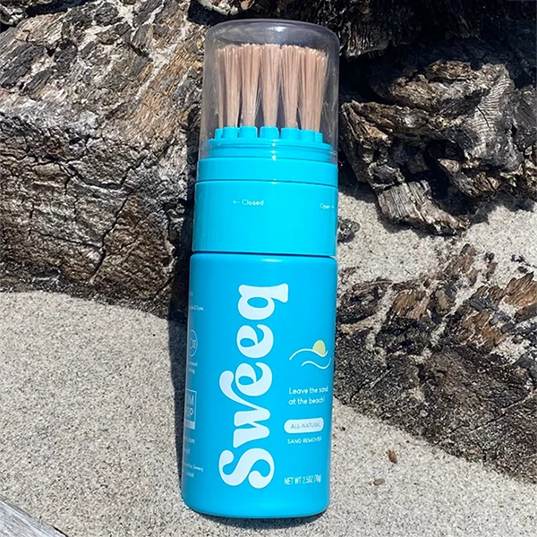 Sweeq all-natural beach sand remover - 1