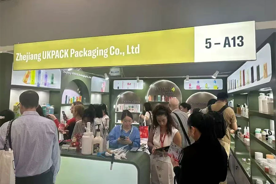 UKPACK booth in cosmoprof asia hong kong exhibition - 2