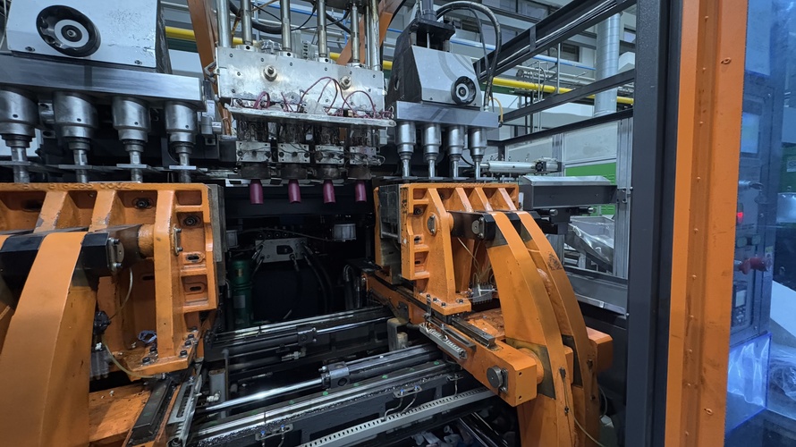 Cosmetic packaging supplier manufacturing equipment